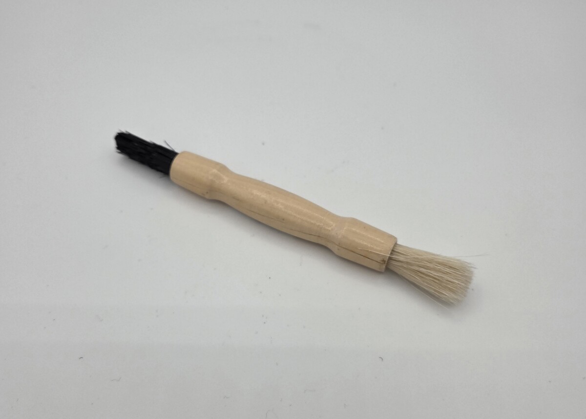 WOODEN TWIN DETAIL BRUSH